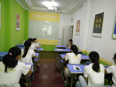 衡陽(yáng)縣夢(mèng)成教育咨詢 點(diǎn)亮求學(xué)之路的專業(yè)引航者